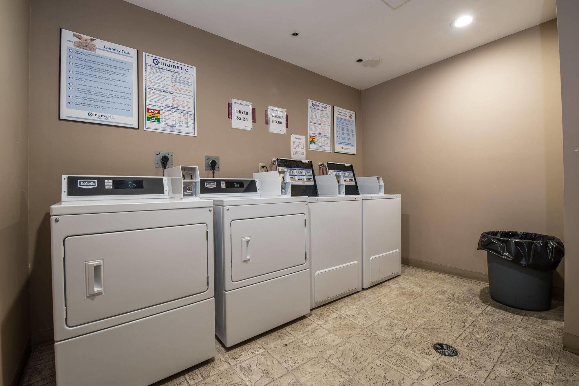 Argyll Plaza Hotel Edmonton Eksteriør billede